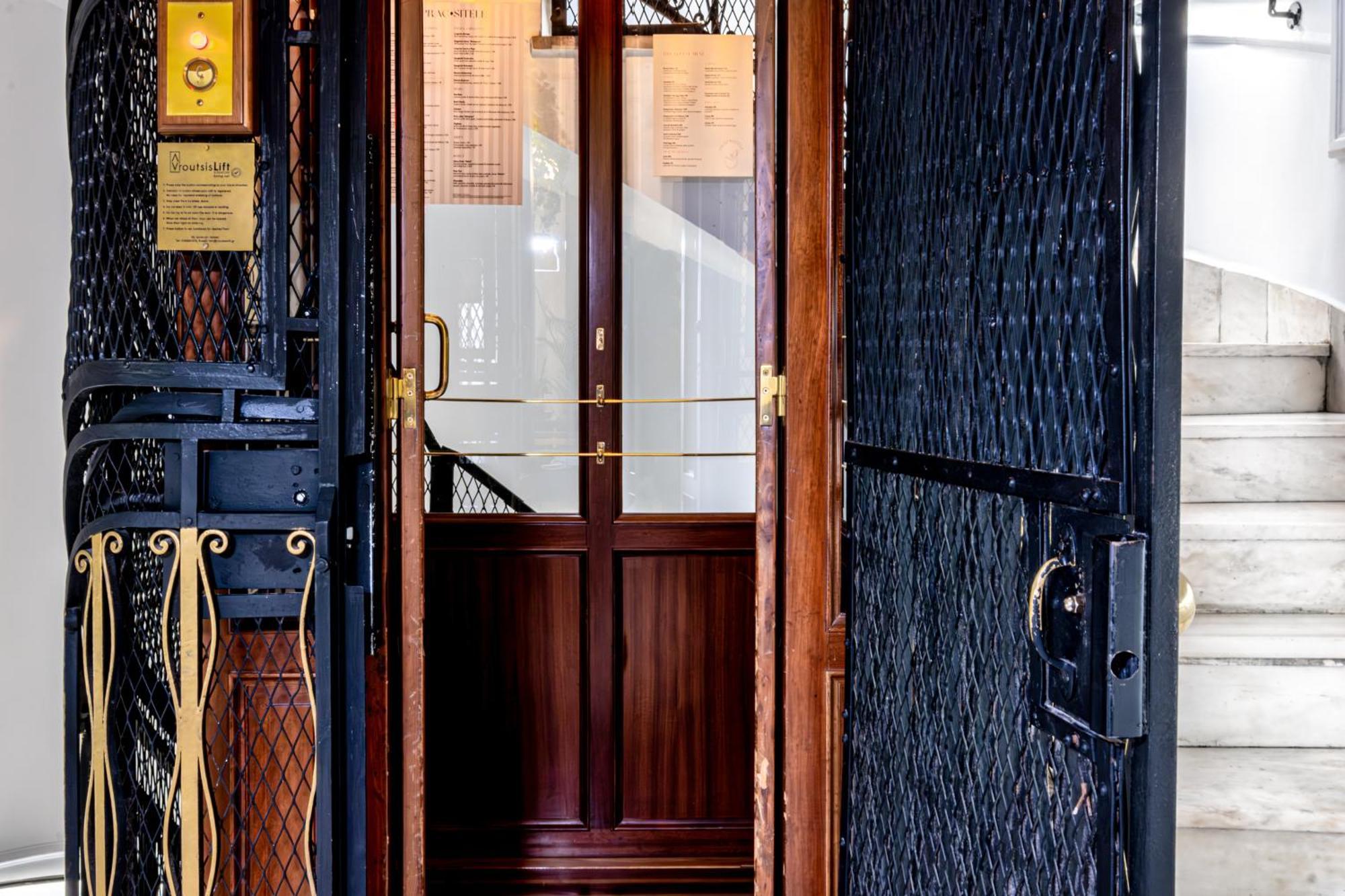 Belle Epoque Suites Атина Екстериор снимка