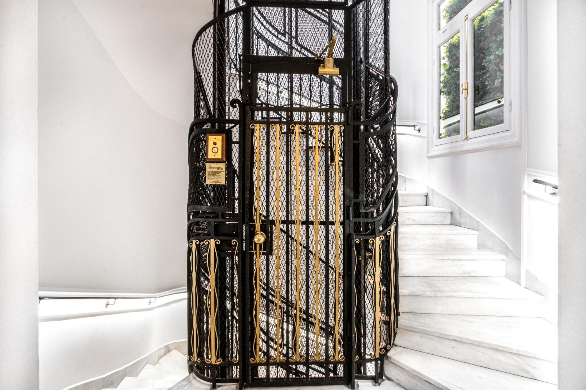 Belle Epoque Suites Атина Екстериор снимка